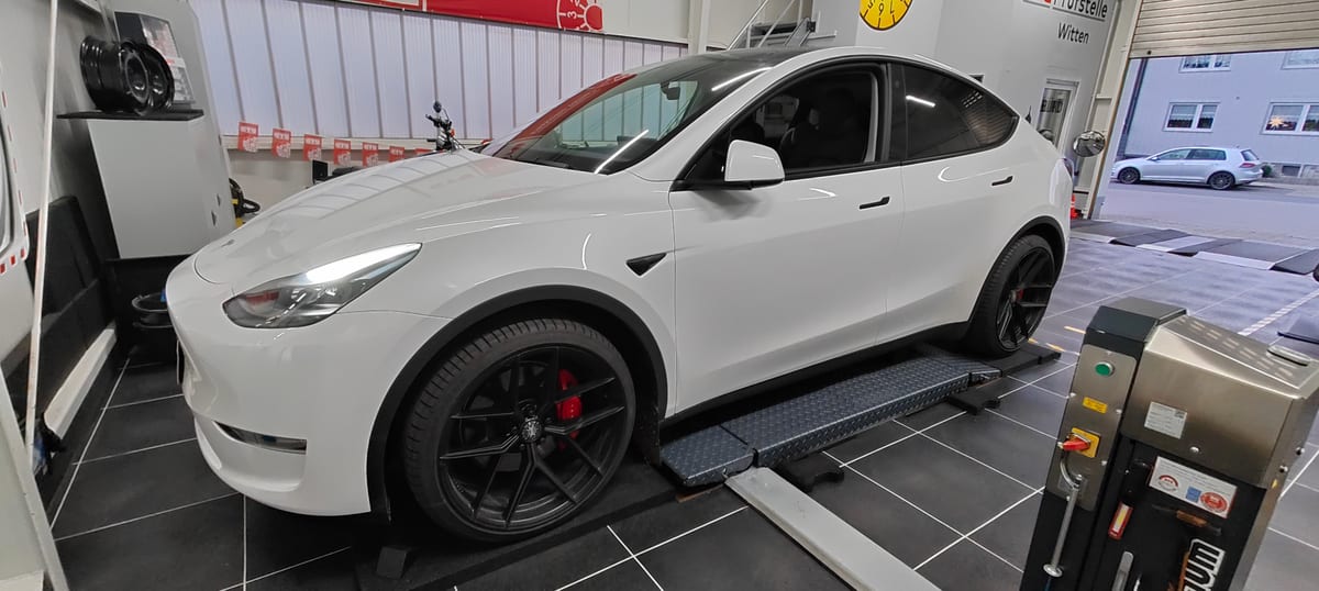 Impression vom Tesla End of Warranty Check in Witten